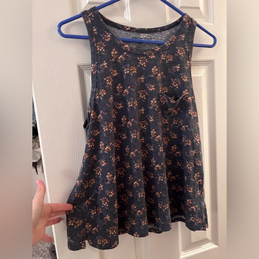 NWT AMERICAN EAGLE MEDIUM navy floral sleeveless tank with pocket